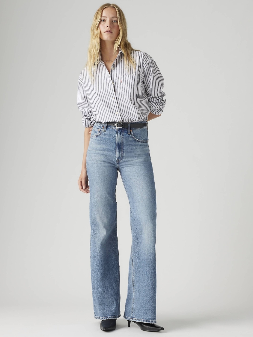 Levi's High Rise Ribcage Bell Jeans 26